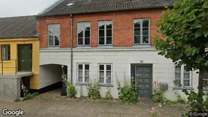 Lejligheder til salg i Odder - Foto fra Google Street View Lejligheder til salg i Odder - Foto fra Google Street View