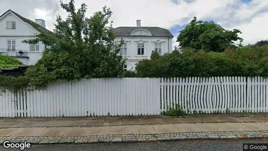 Lejligheder til salg i Charlottenlund - Foto fra Google Street View